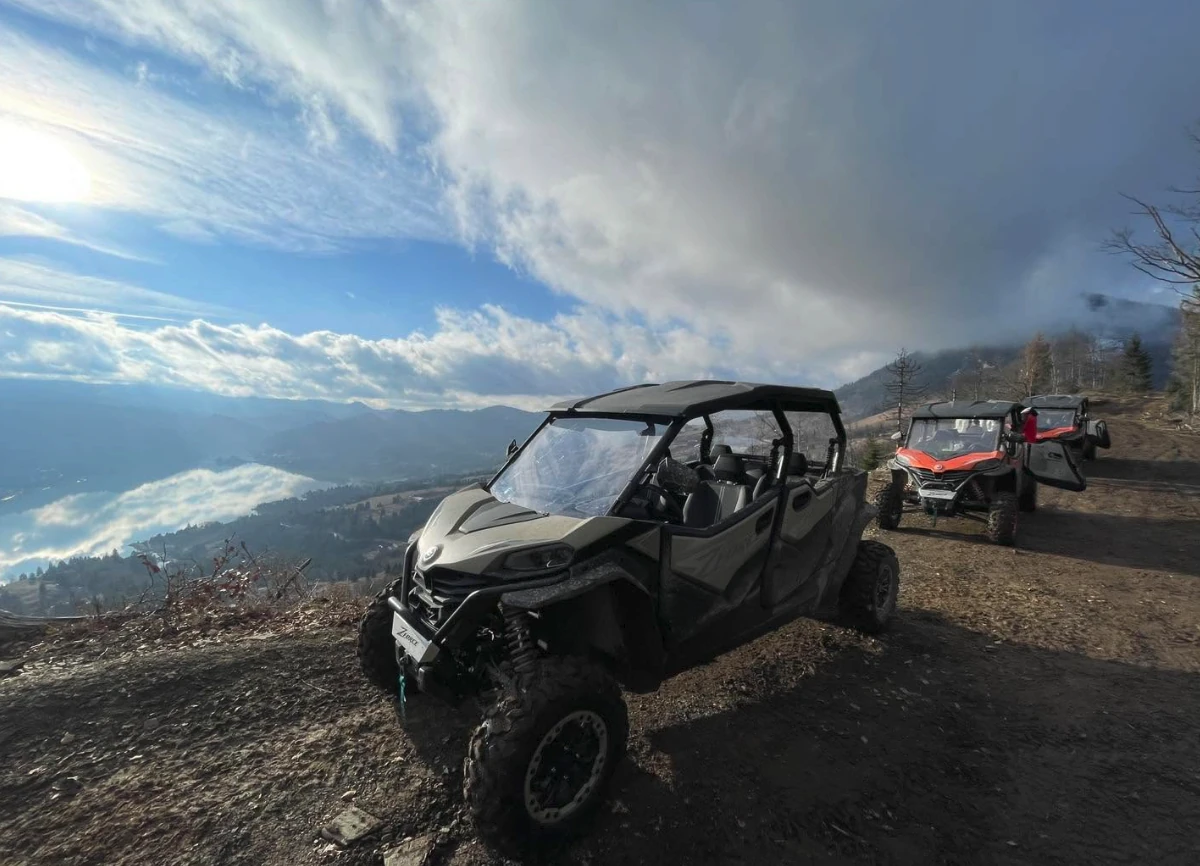 Panoramă Colibița cu buggy și munți